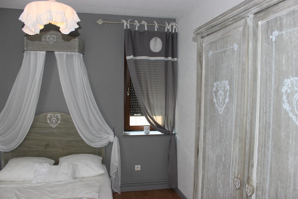 Gite Des 3 Chateaux Ribeauvillé Стая снимка